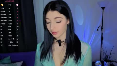 Lina online show from November 2025 07:10:02 AM