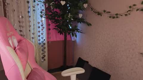 Snapshot of lina_reeds chatting on March 2026 01:11:02 AM LINA online show from March 2026 01:11:02 AM