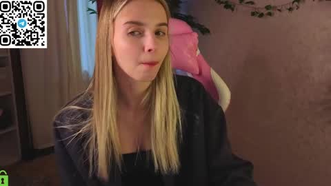 Snapshot of lina_reeds chatting on April 2026 01:16:01 AM LINA online show from April 2026 01:16:01 AM