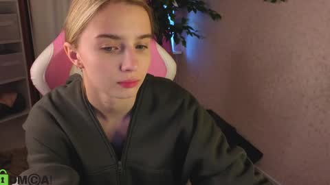 Snapshot of lina_reeds chatting on April 2026 01:16:02 AM LINA online show from April 2026 01:16:02 AM