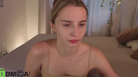 Snapshot of lina_reeds chatting on June 2026 12:25:01 AM LINA online show from June 2026 12:25:01 AM
