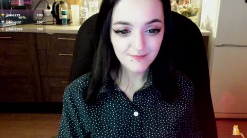 Snapshot of lina_tyaan chatting on December 2024 10:01:02 PM Lina 3 1715622743 online show from December 2024 10:01:02 PM