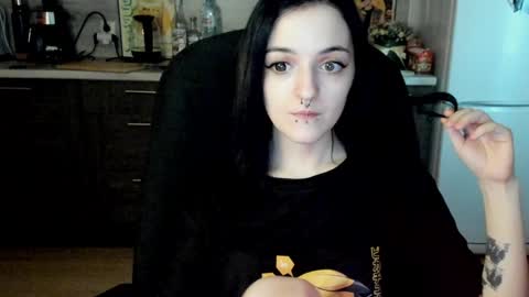Snapshot of lina_tyaan chatting on January 2025 11:10:02 AM Lina 3 1715622743 online show from January 2025 11:10:02 AM
