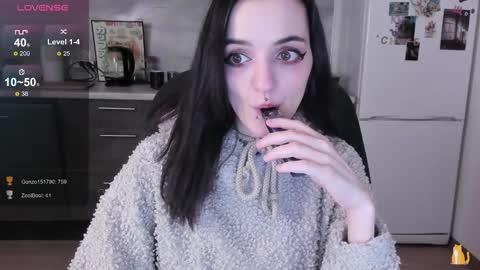 Snapshot of lina_tyaan chatting on January 2026 05:27:02 PM Lina 3 1715622743 online show from January 2026 05:27:02 PM