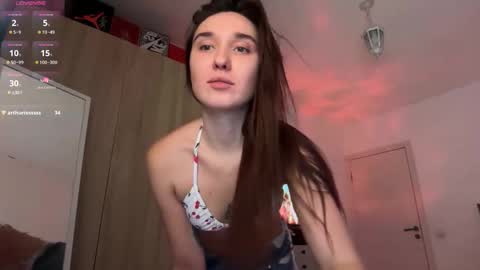 Lina online show from November 2025 05:46:02 PM