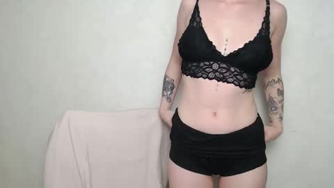 linacute52 online show from October 2025 03:43:01 PM