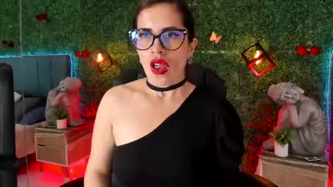 Lina  online show from June 2026 12:22:01 PM