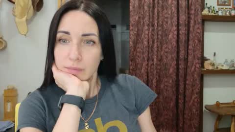 LinaLivee online show from April 2026 07:48:01 PM