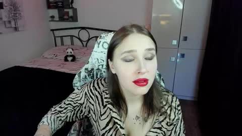 Lina online show from November 2025 10:19:01 PM