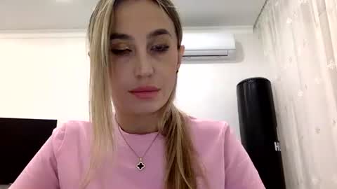 linavora online show from December 2025 02:01:01 PM