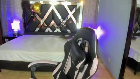  Linda  online show from June 2026 06:32:02 PM