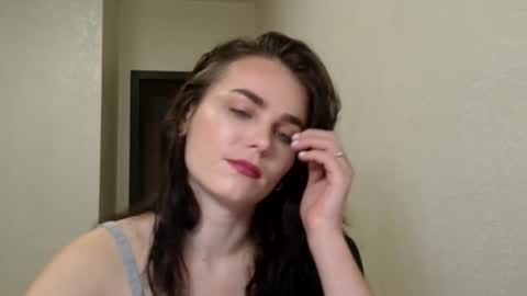 Linda online show from September 2025 07:06:02 PM