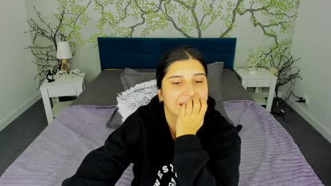 Snapshot of linda_ex chatting on December 2024 02:33:01 PM Linda online show from December 2024 02:33:01 PM