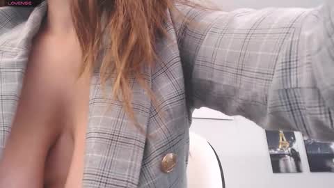 Snapshot of linda_morgan1 chatting on October 2025 01:01:02 PM Maria Paula online show from October 2025 01:01:02 PM