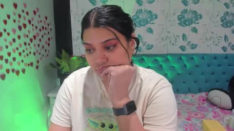 Snapshot of lindabreexlove chatting on January 2025 07:15:01 PM online show from January 2025 07:15:01 PM