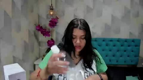 Snapshot of lindabreexlove chatting on October 2025 03:19:01 PM online show from October 2025 03:19:01 PM