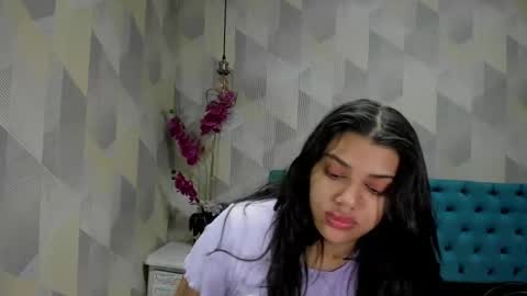 Snapshot of lindabreexlove chatting on November 2025 12:47:01 PM online show from November 2025 12:47:01 PM