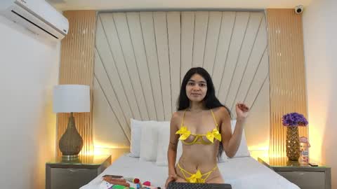 Snapshot of lindalove__ chatting on April 2026 11:47:02 AM Linda love online show from April 2026 11:47:02 AM