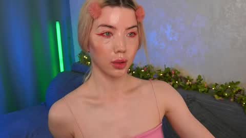 Snapshot of lindathackerr chatting on May 2026 04:07:01 AM Linda online show from May 2026 04:07:01 AM