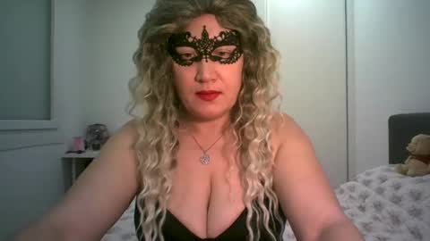 Snapshot of lindaxsmile chatting on March 2025 06:47:02 PM LindaXSmile online show from March 2025 06:47:02 PM