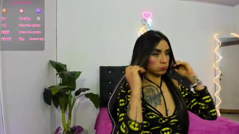 Linda  online show from March 2026 03:32:02 AM