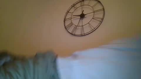 linguistixx333 online show from April 2026 07:33:02 PM