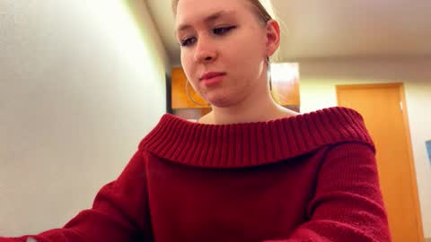 Snapshot of linncrisafi chatting on February 2026 08:37:02 PM Rose online show from February 2026 08:37:02 PM