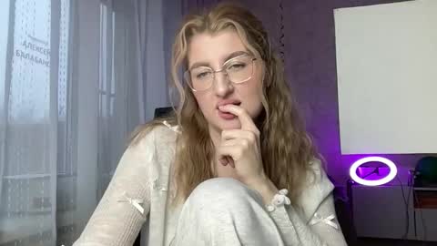 Snapshot of linoreya chatting on November 2025 10:25:02 AM linoreya online show from November 2025 10:25:02 AM