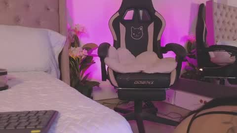 Luciana online show from April 2026 08:20:02 PM