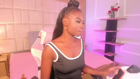 Snapshot of linsyadams chatting on January 2025 04:49:02 PM online show from January 2025 04:49:02 PM