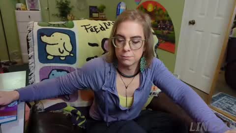 Snapshot of linzy19 chatting on February 2025 02:57:02 AM Linzy19 online show from February 2025 02:57:02 AM