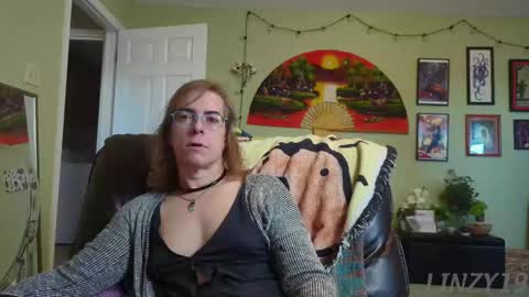 Snapshot of linzy19 chatting on September 2025 01:59:02 PM Linzy19 online show from September 2025 01:59:02 PM