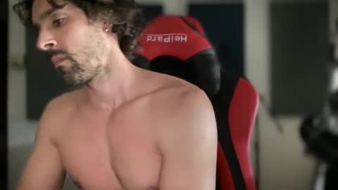 lion_hotty online show from October 2025 08:39:02 PM