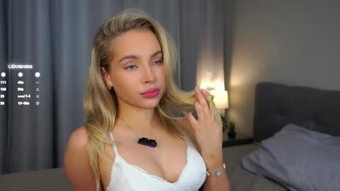 Snapshot of lipswithsmileonthem chatting on March 2025 01:14:02 AM Amelia online show from March 2025 01:14:02 AM