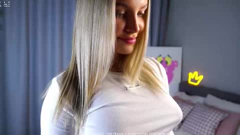 Snapshot of lipswithsmileonthem chatting on October 2025 01:05:02 AM Amelia online show from October 2025 01:05:02 AM