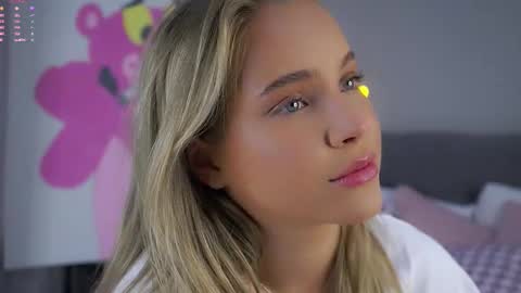 Amelia online show from December 2025 01:15:02 AM