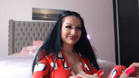 Lisa online show from November 2025 08:35:02 PM