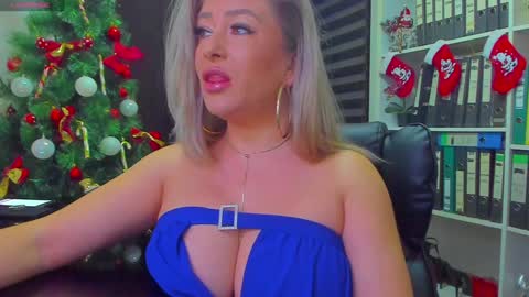 Snapshot of lisa2018 chatting on December 2024 03:45:02 AM lisa online show from December 2024 03:45:02 AM