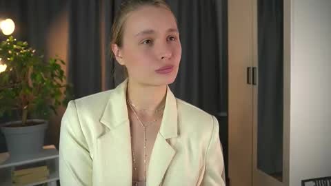 Snapshot of lisa_schiele chatting on September 2025 08:14:01 PM Elisabeth or Lisa online show from September 2025 08:14:01 PM