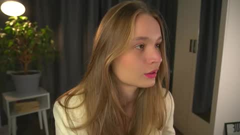 Snapshot of lisa_schiele chatting on October 2025 08:17:01 PM Elisabeth or Lisa online show from October 2025 08:17:01 PM