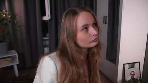 Snapshot of lisa_schiele chatting on October 2025 07:58:02 PM Elisabeth or Lisa online show from October 2025 07:58:02 PM