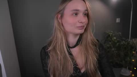 Elisabeth or Lisa online show from December 2025 08:38:02 PM