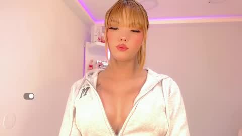 lisahadidd online show from February 2025 05:26:02 AM