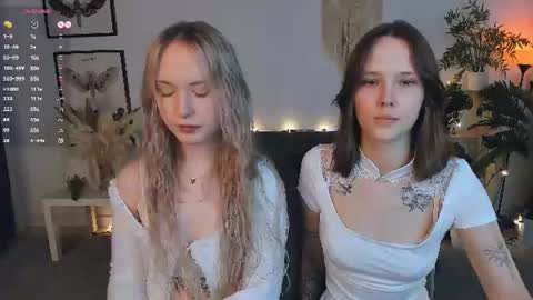 Snapshot of lisaluve chatting on July 2026 04:33:01 PM Lisa blonde Alisa brunette online show from July 2026 04:33:01 PM