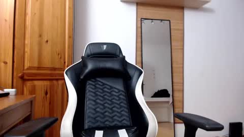 Snapshot of lisaskybaby chatting on January 2025 07:07:02 PM Lisaskybaby online show from January 2025 07:07:02 PM