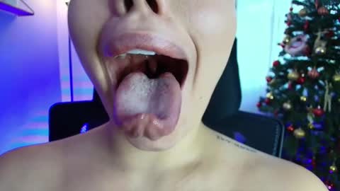 Lisbet online show from January 2025 10:07:02 PM