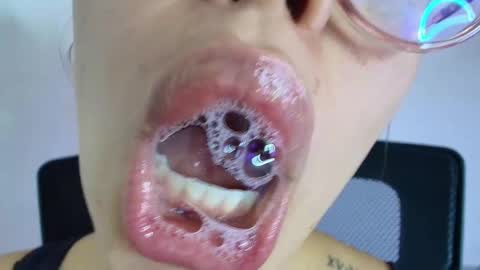 Lisbet online show from September 2025 10:31:02 PM