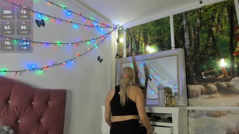 Snapshot of lissa_brown_ chatting on December 2024 01:59:02 AM Lissa online show from December 2024 01:59:02 AM