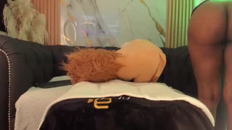 Lissa online show from November 2025 10:43:02 PM