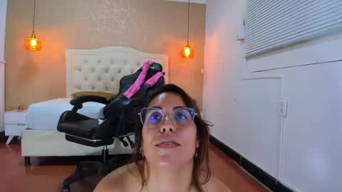 L I S S A  online show from February 2025 05:26:02 AM